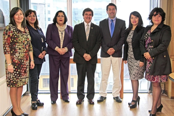 Decanato de la Facultad reestructura equipo de trabajo