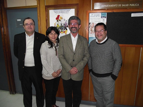 En la foto: Javier Uribe, Roberto Del Águila, Ana María Alarcón y Sergio Muñoz.